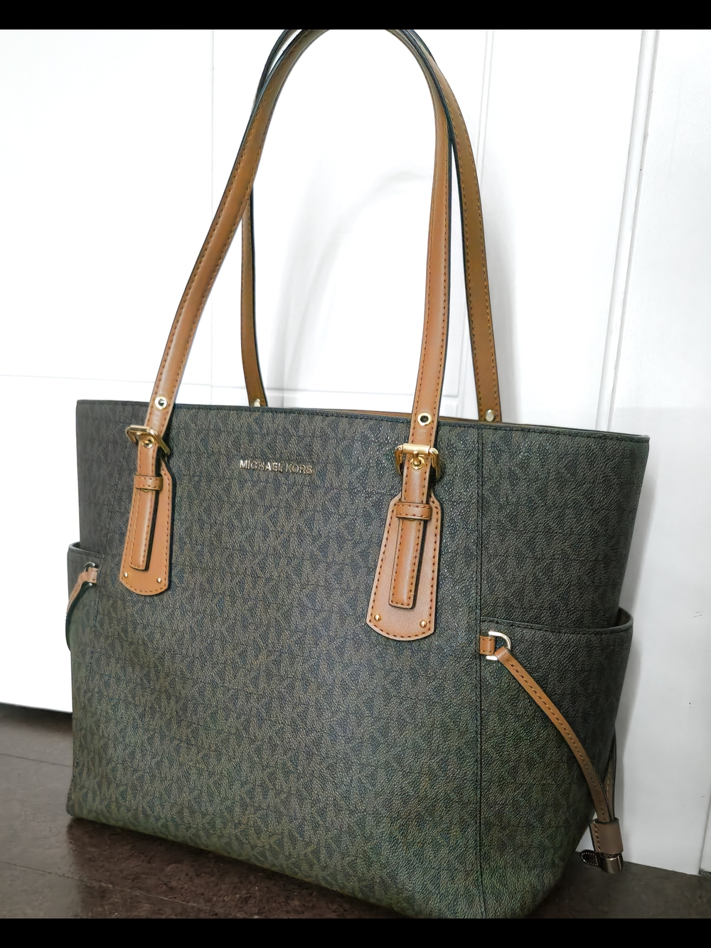 Michael Kors Voyager Brown/Tan Signature Tote Bag